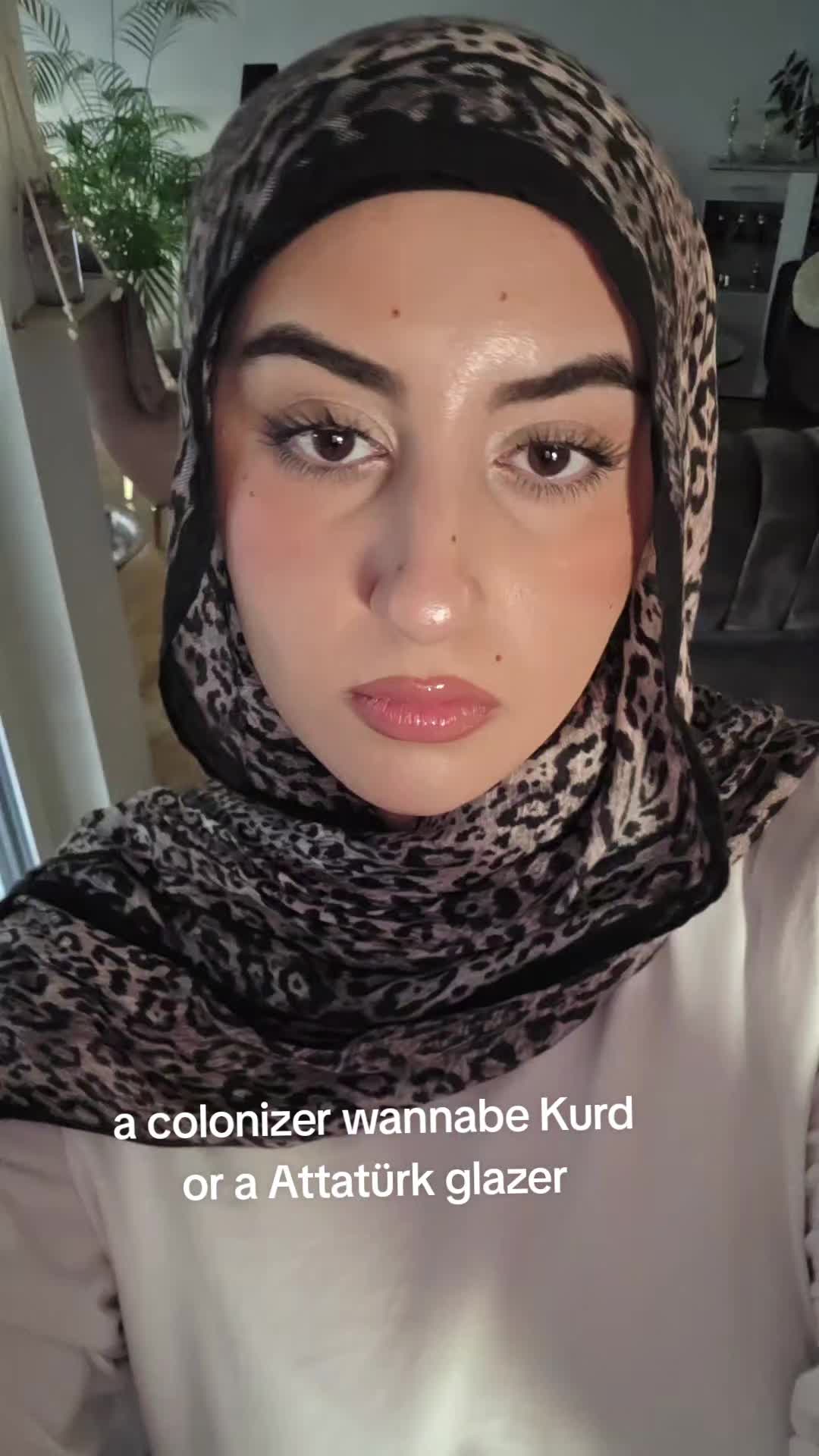@✹