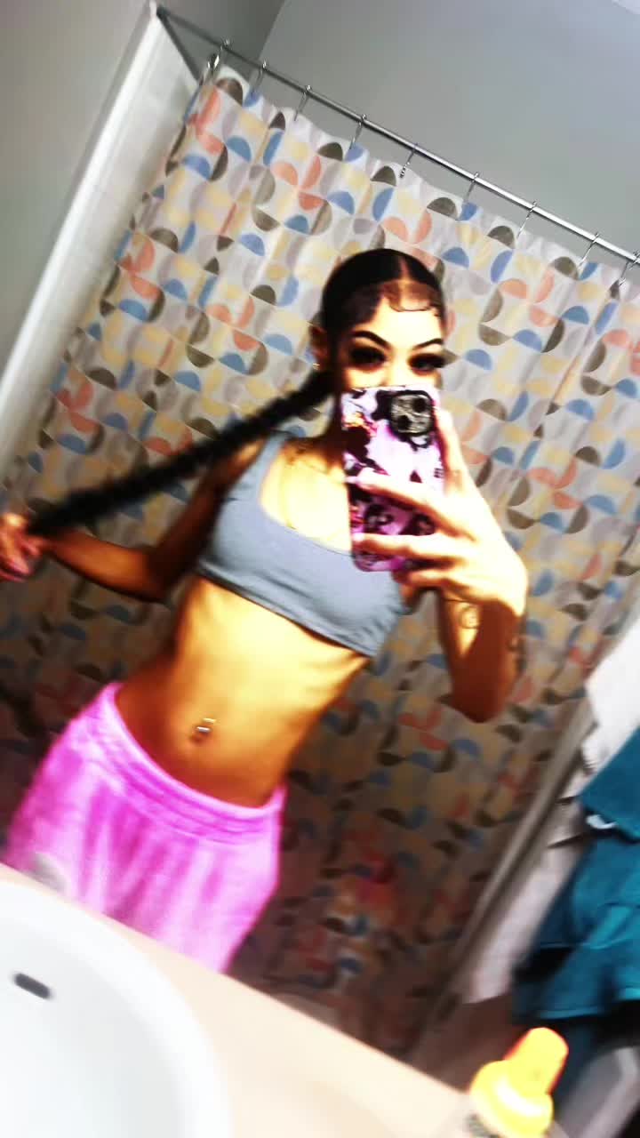 @lilmisstakemoney
