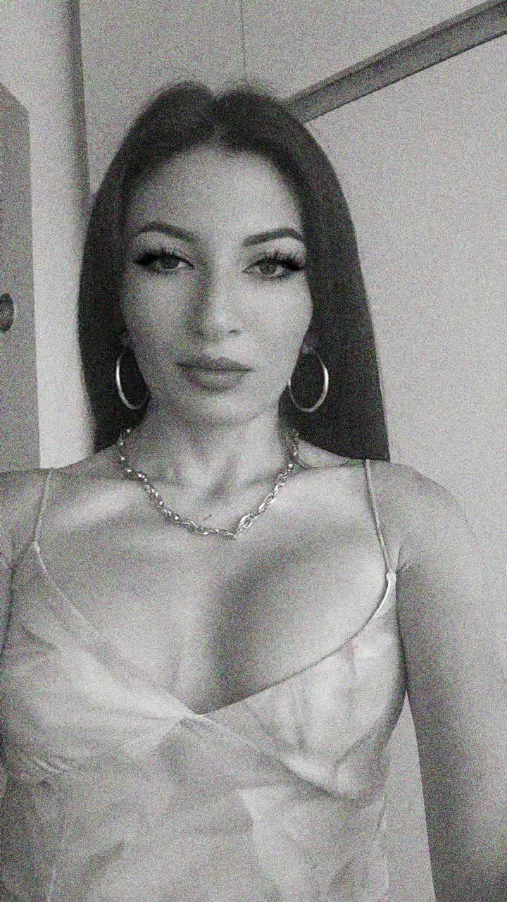 @👑Gyulia,cosmy