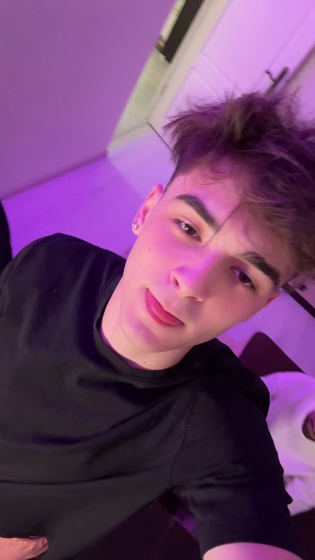 @carloskrl