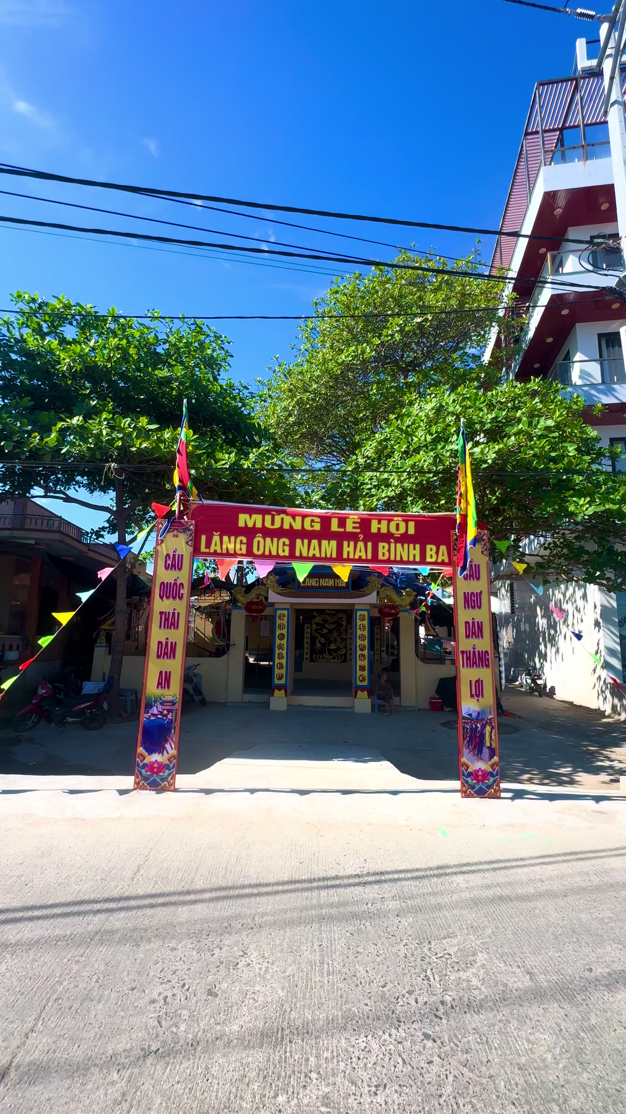 @Bi Bình Ba