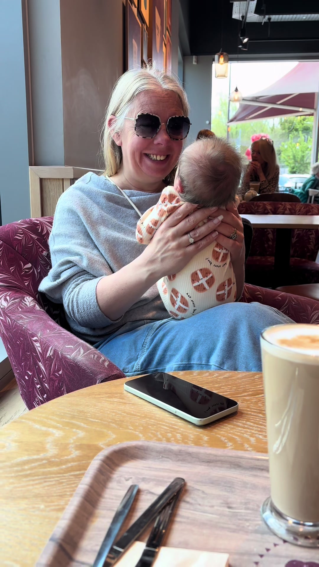 @chloe | first time mum ✨