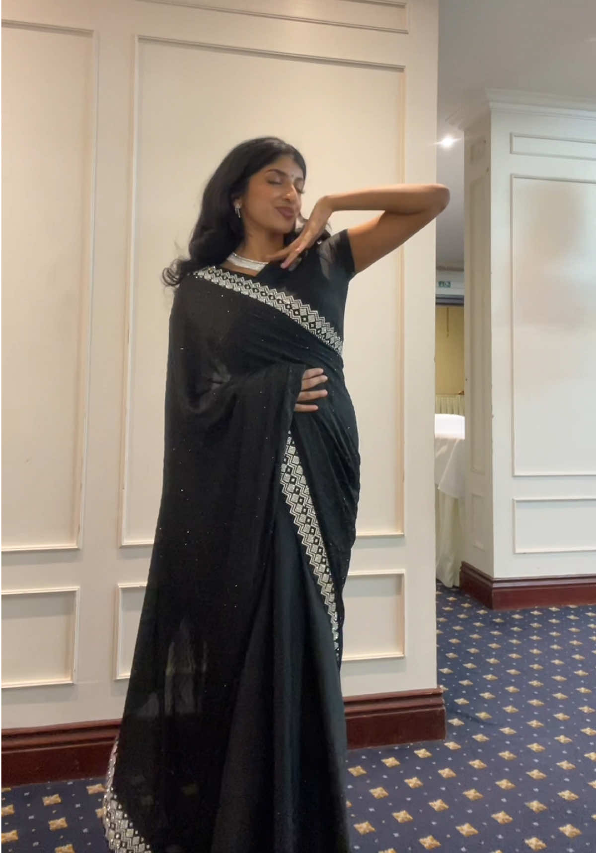 @Shangavi | med + dance