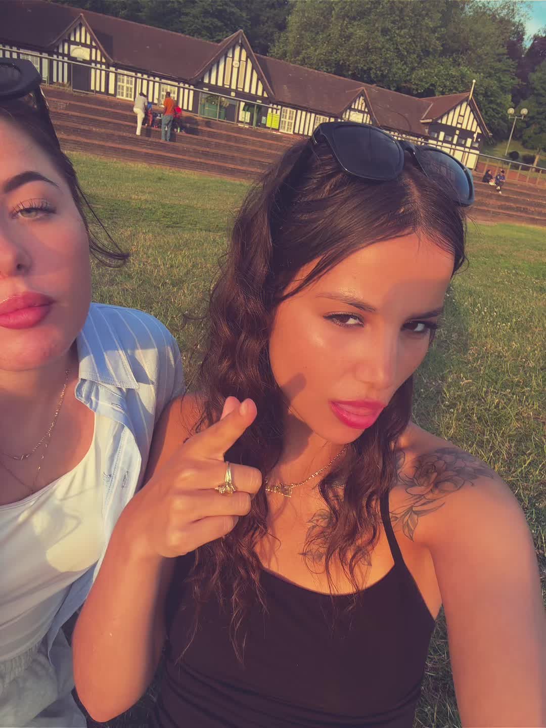 @livelaughlove