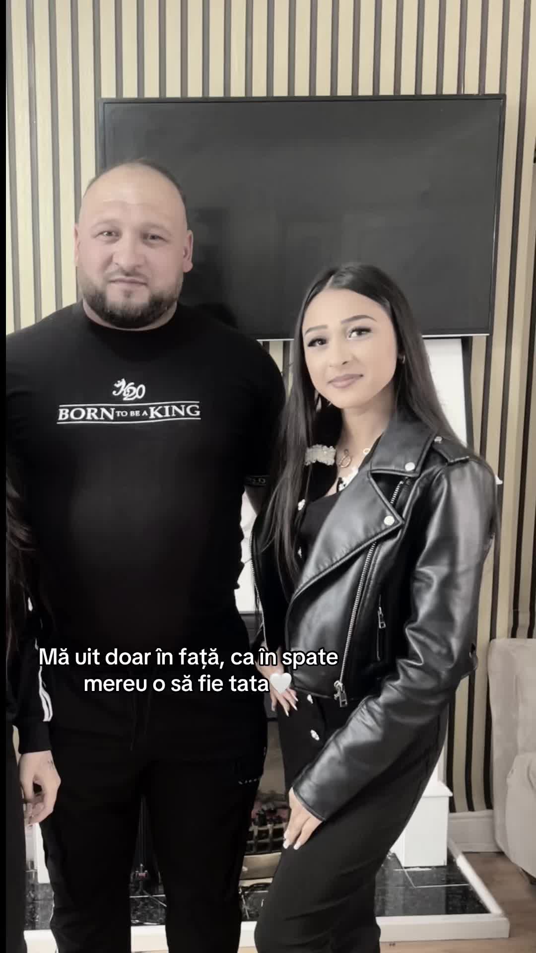 @Miruna_