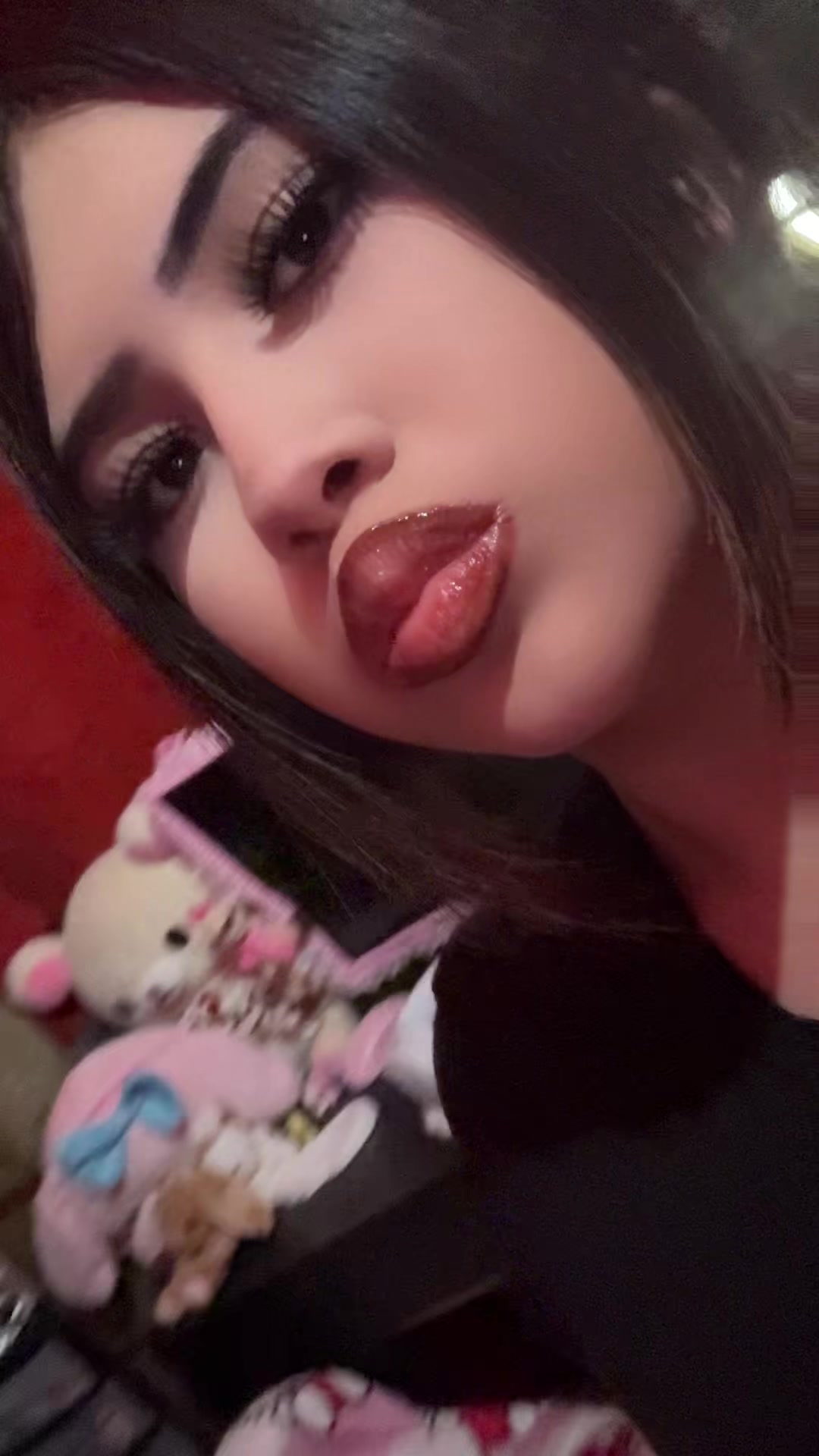 @>,..,<