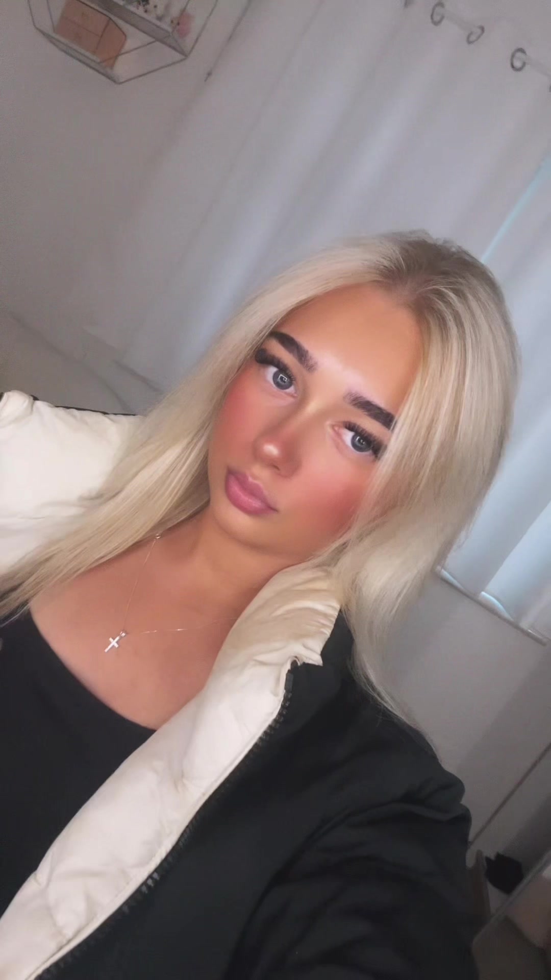 @𝐱𝐚𝐯𝐢𝐚 𝐚𝐧𝐧𝐞𝐥𝐢𝐬𝐞 🤍