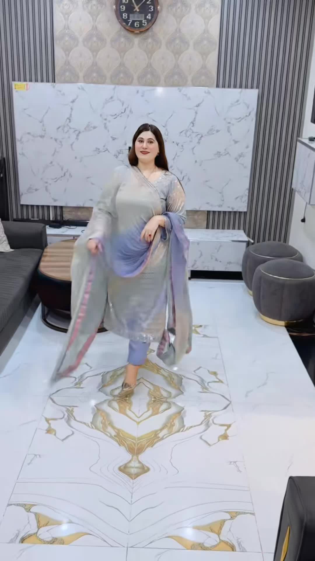 @𝗙𝗮𝗿𝘄𝗮 𝗾𝘂𝗲𝗲𝗻 👑