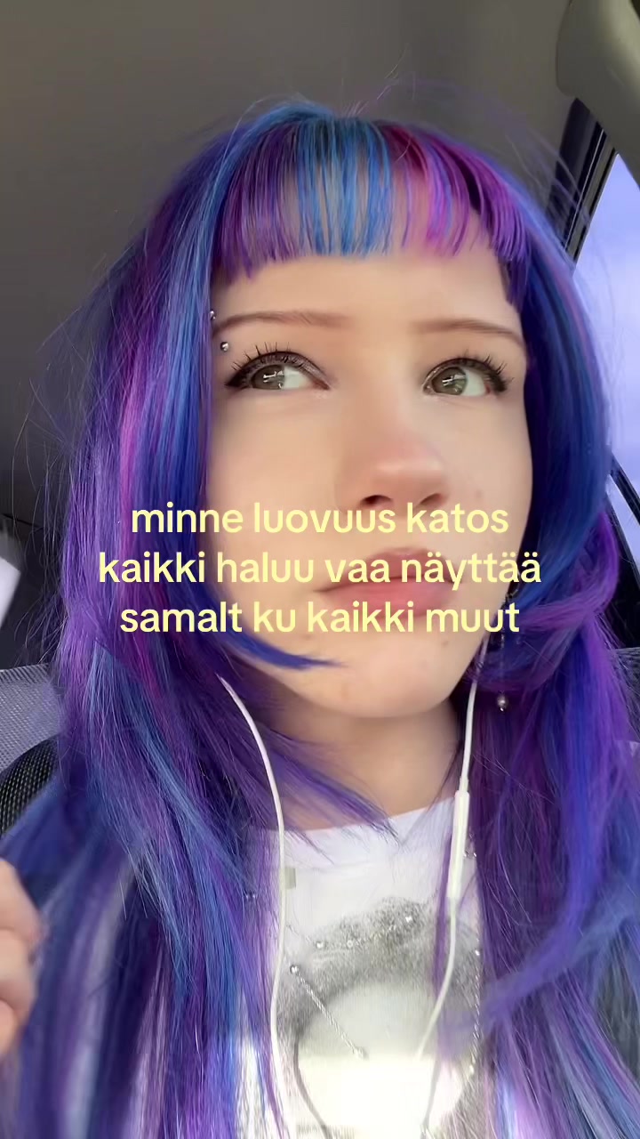 @✮ 𝑺𝒊𝒊𝒓𝒊 ⋆♪ 🎧ྀི💋