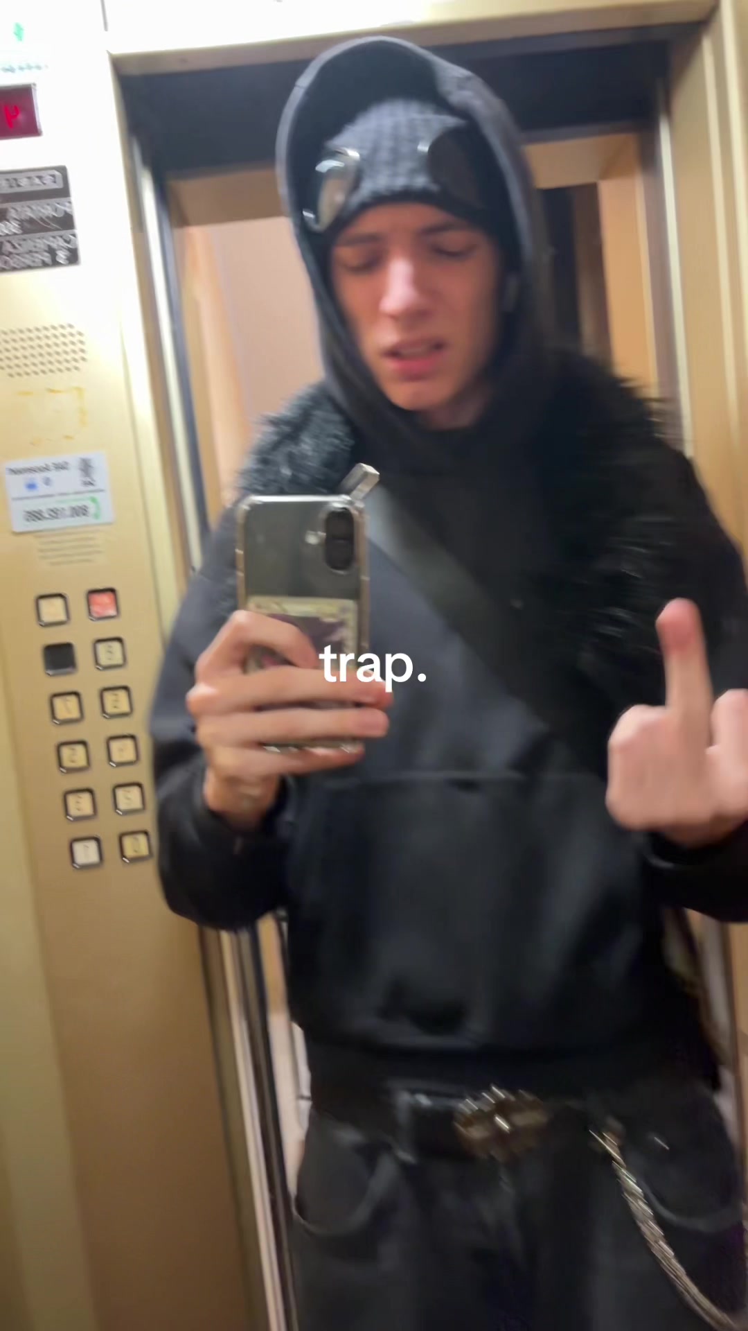 @Reskyu