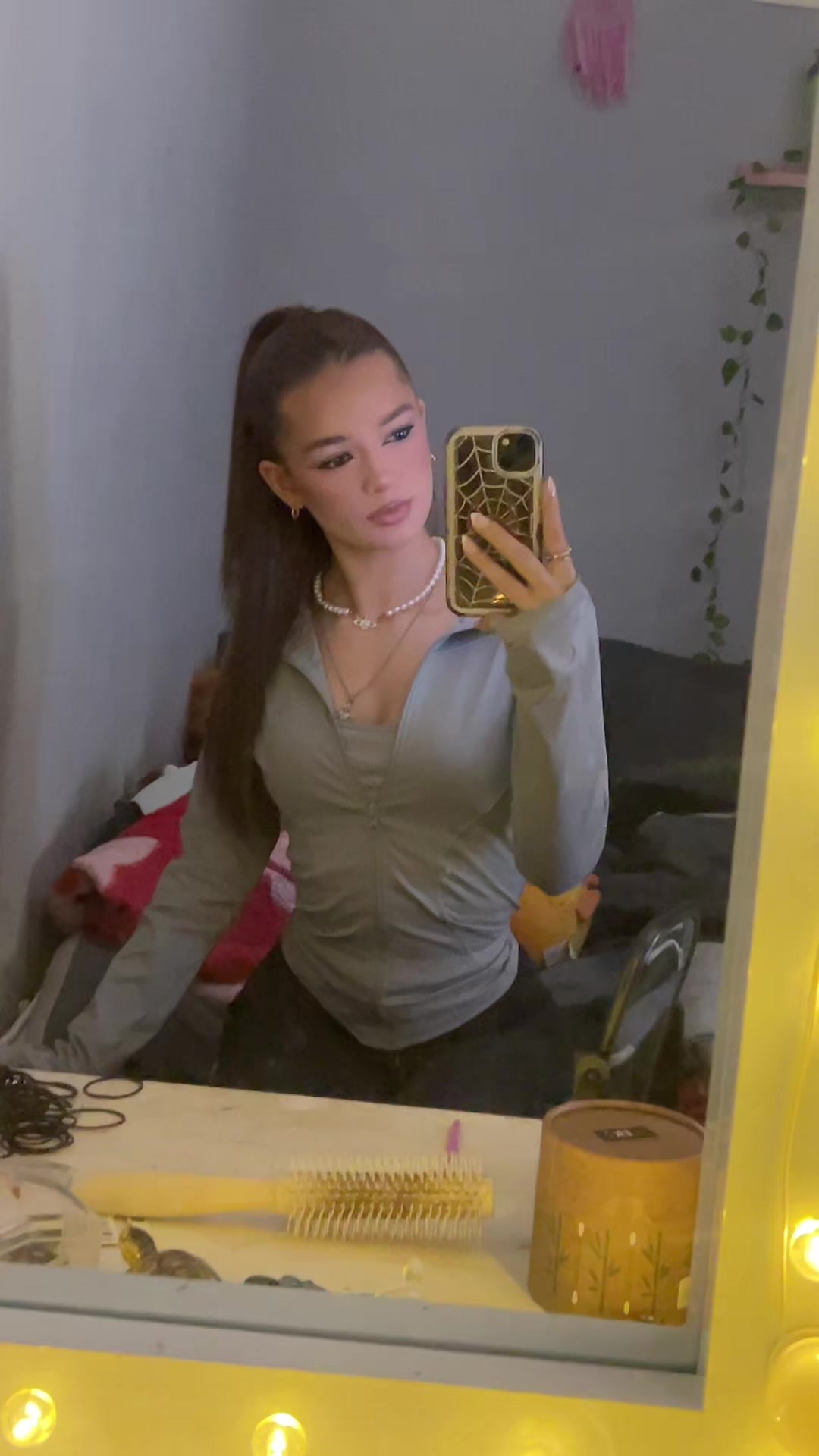 @Kira🙄