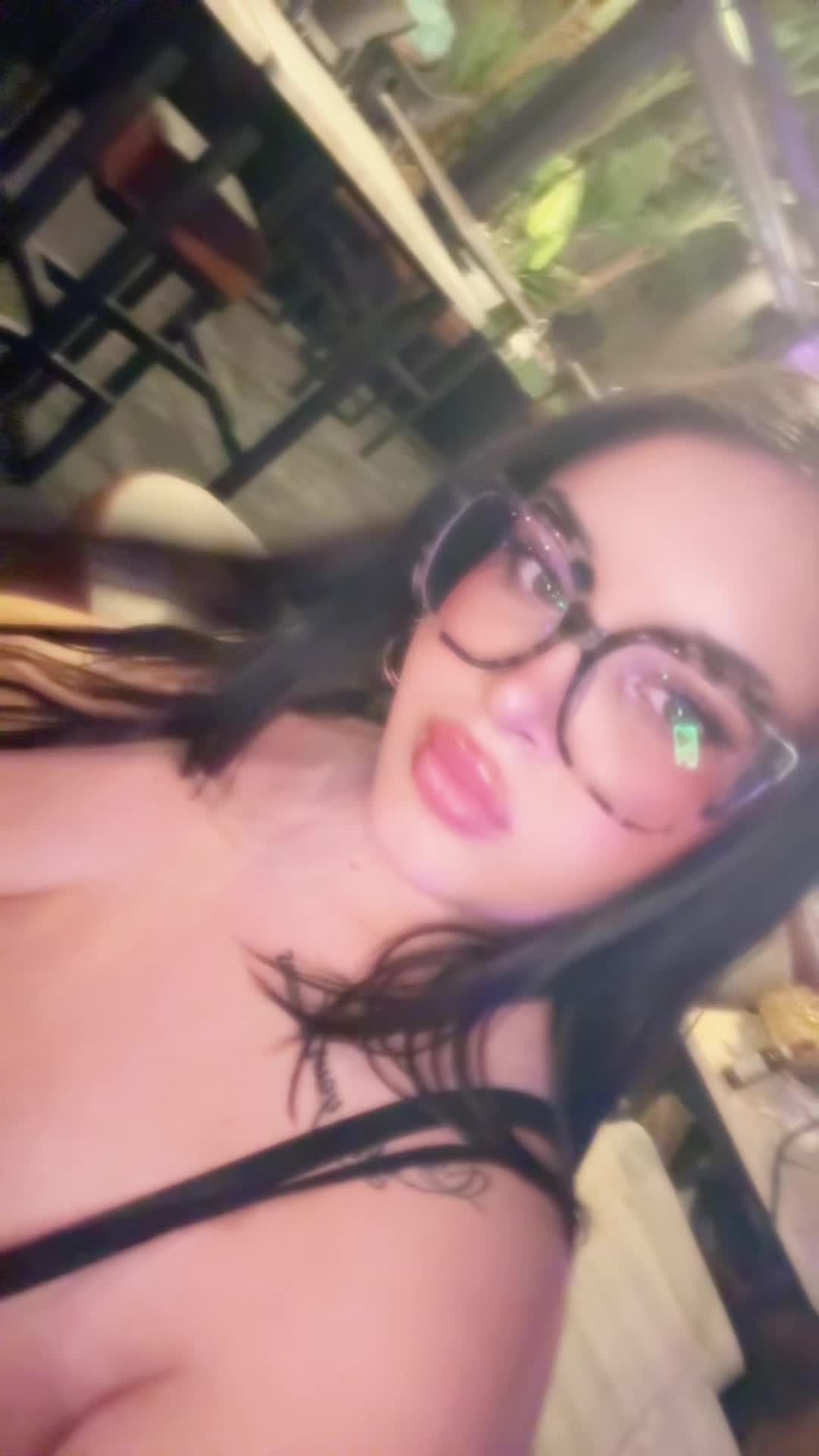 @Carmela00