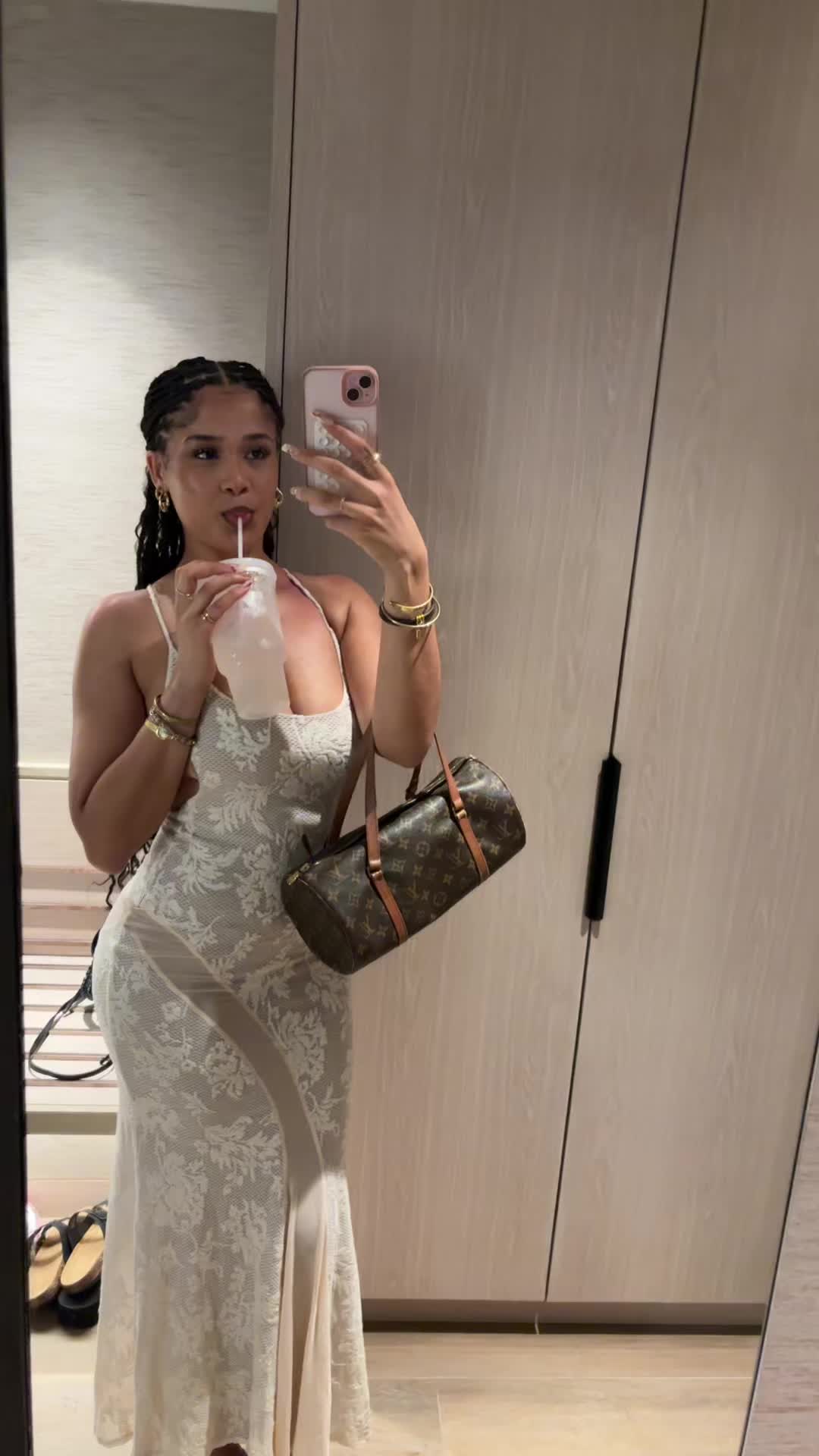 @glogirlzo
