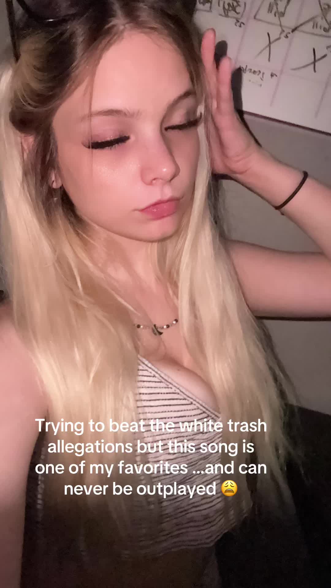 @holly Mae🖤