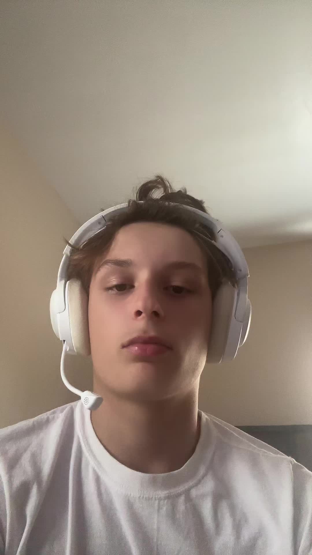 @_r0nnie2k
