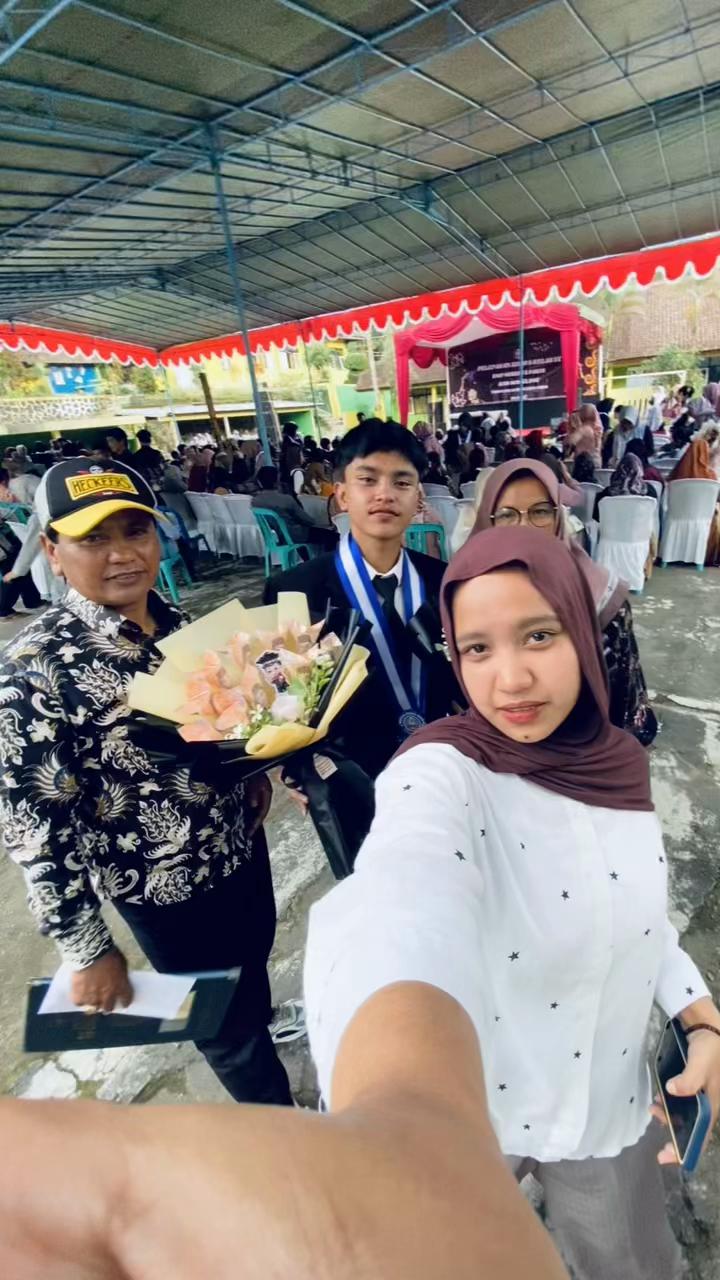 @𝐲𝐧𝐳