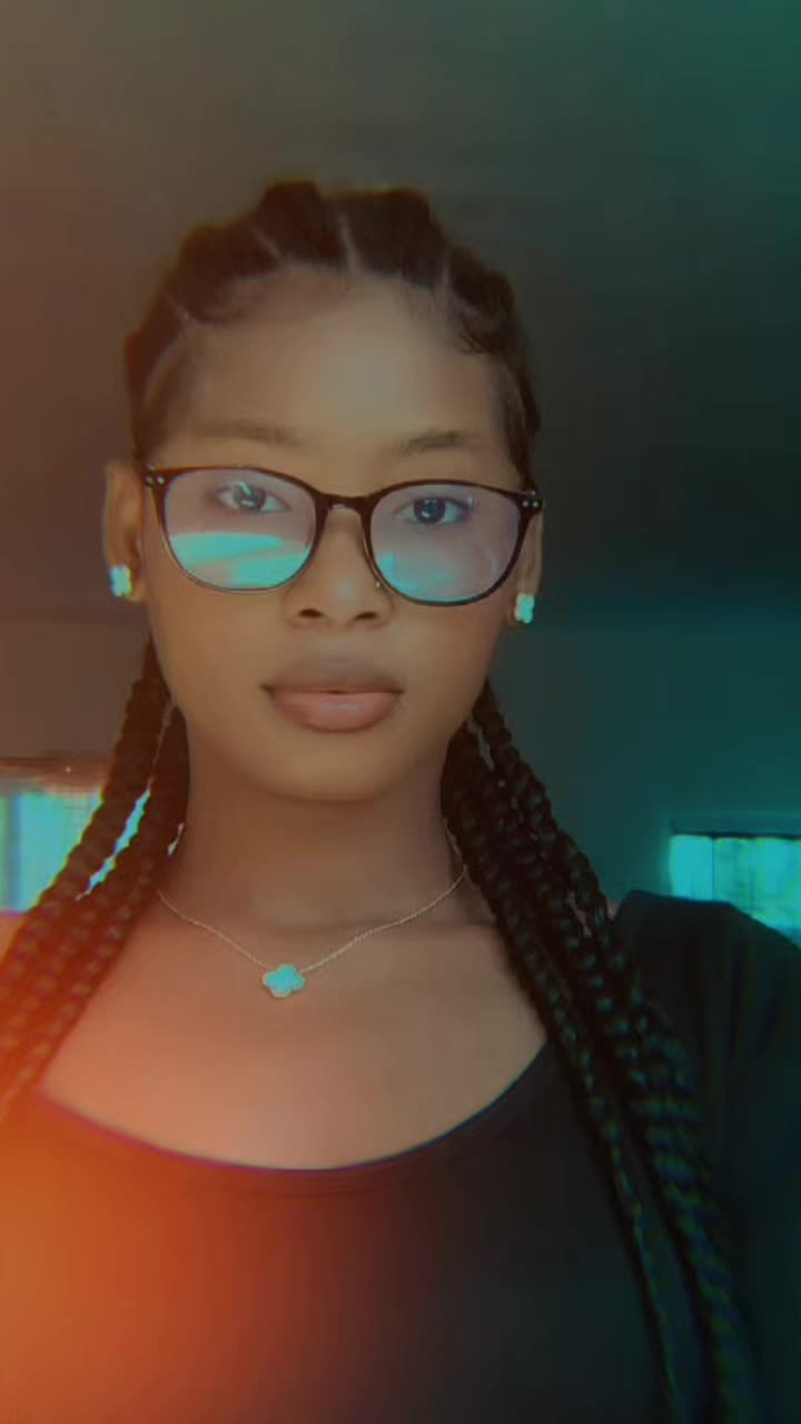 @La dominante Lovha 🦋🦋💕