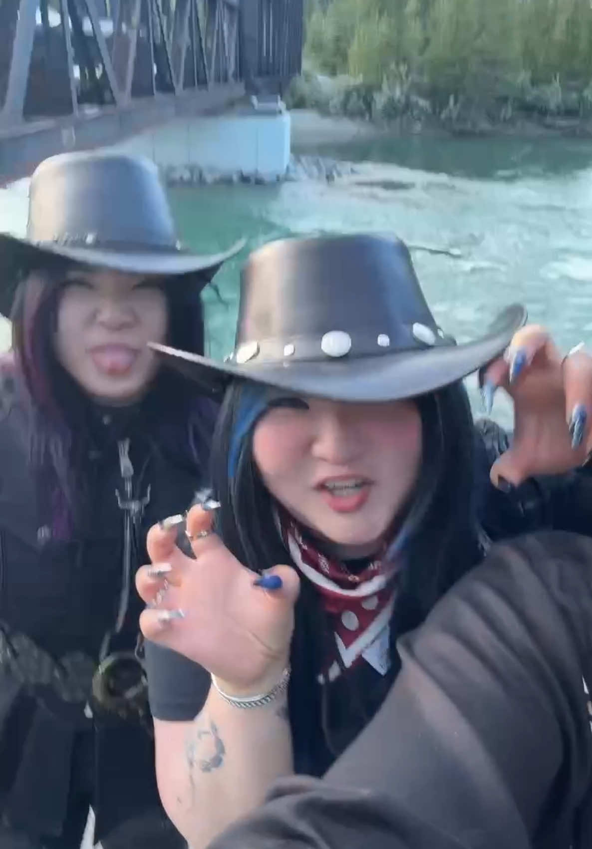 @KREW