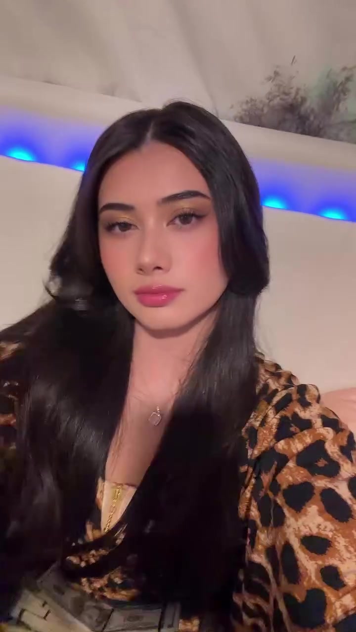 @⃟