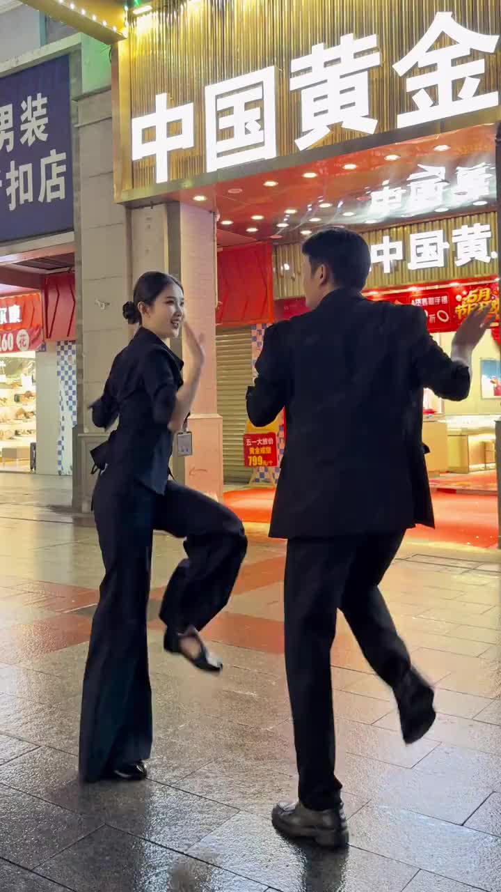 @Sally 雪莉 大笑笑
