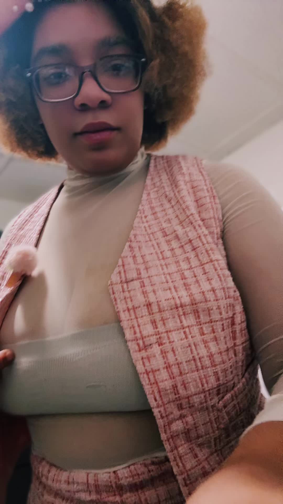 @Essence Tamara Moore