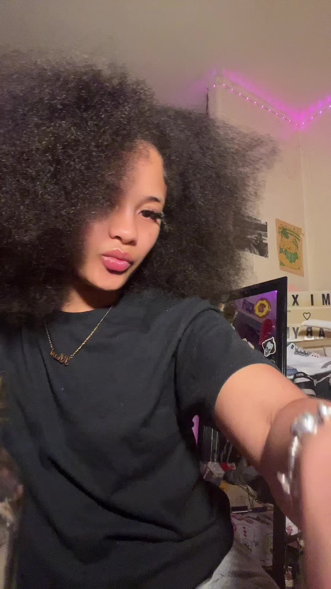 @Khaarrii
