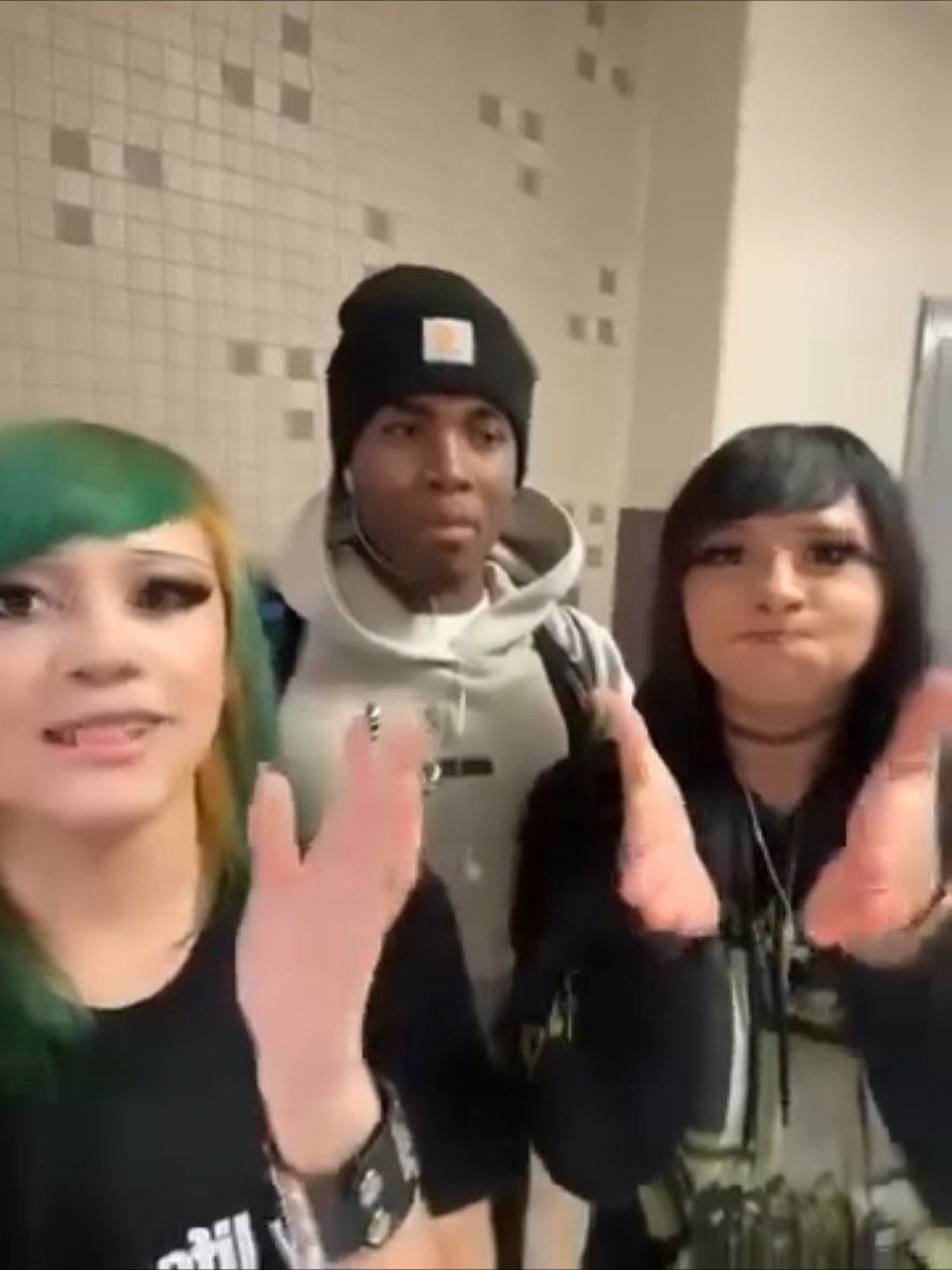 @queefgurls