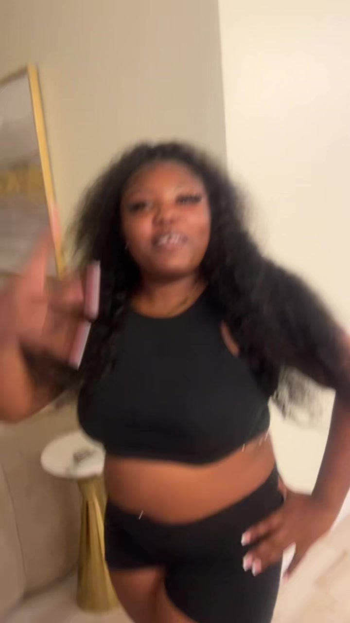 @QueenNae