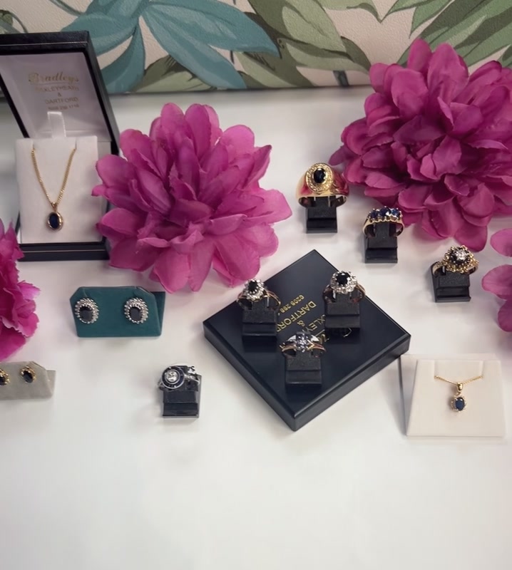 @BradleysJewellers