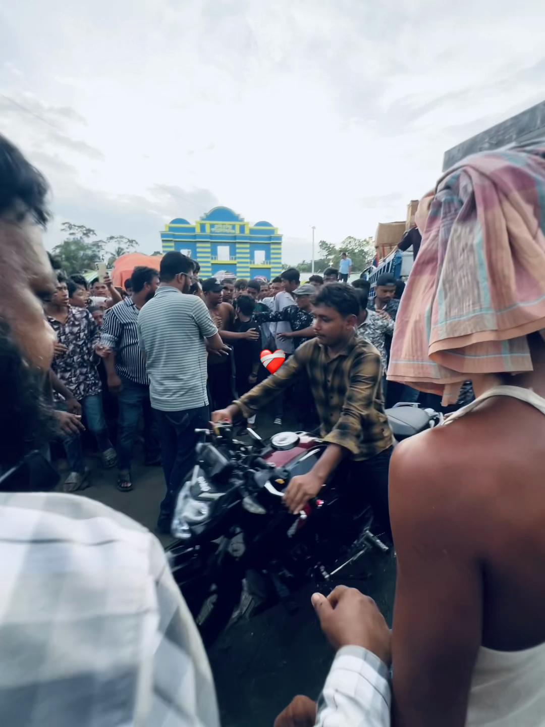 @পরিবারের ছোট ছেলে..🙂🥀