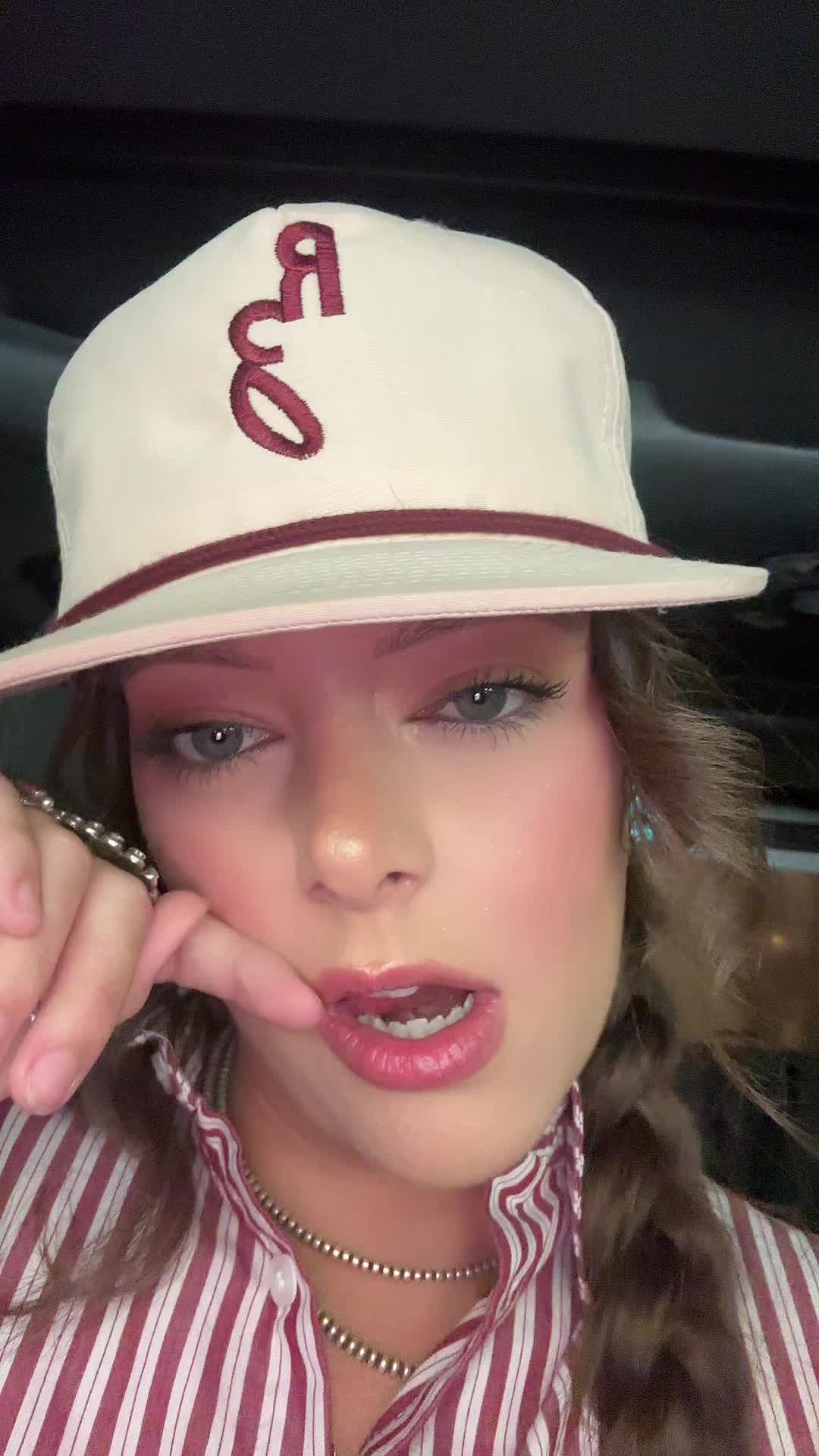 @chloe