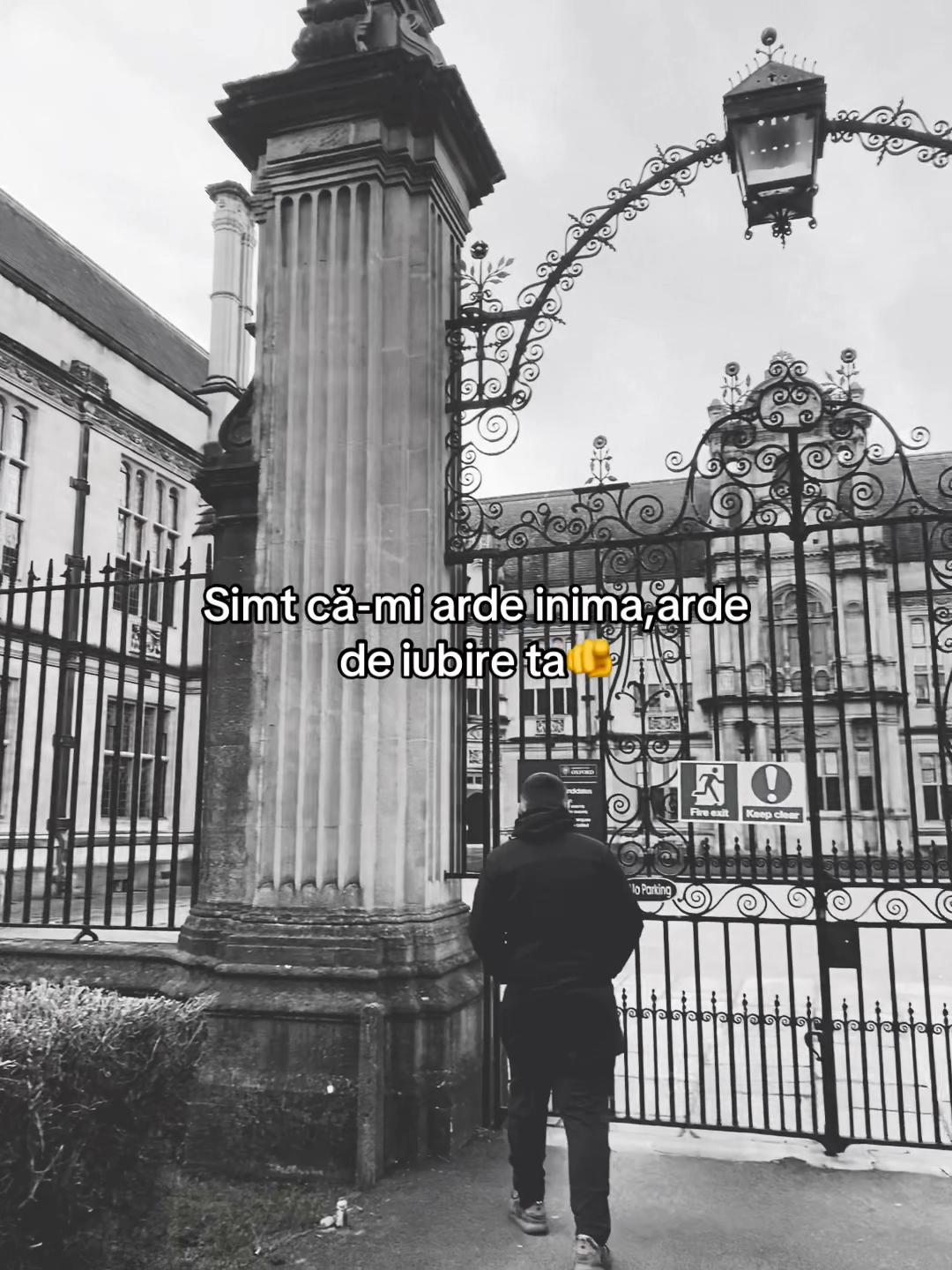 @🎧