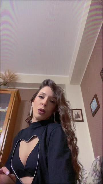 @𝑹𝒐𝒔𝒔𝒂𝒏𝒂 🍒