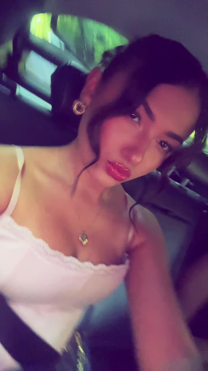 @laurenskay
