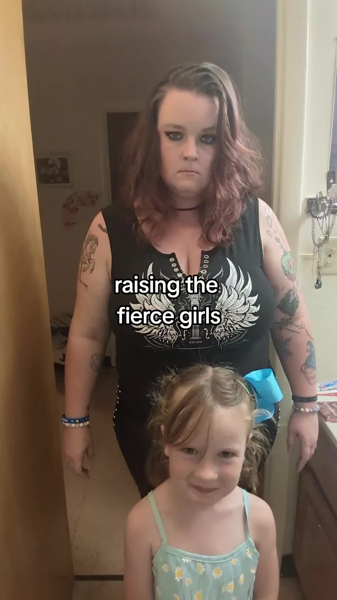 @EmoChickThatsBroken🖤