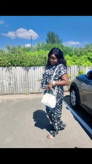 @favour_follow_me