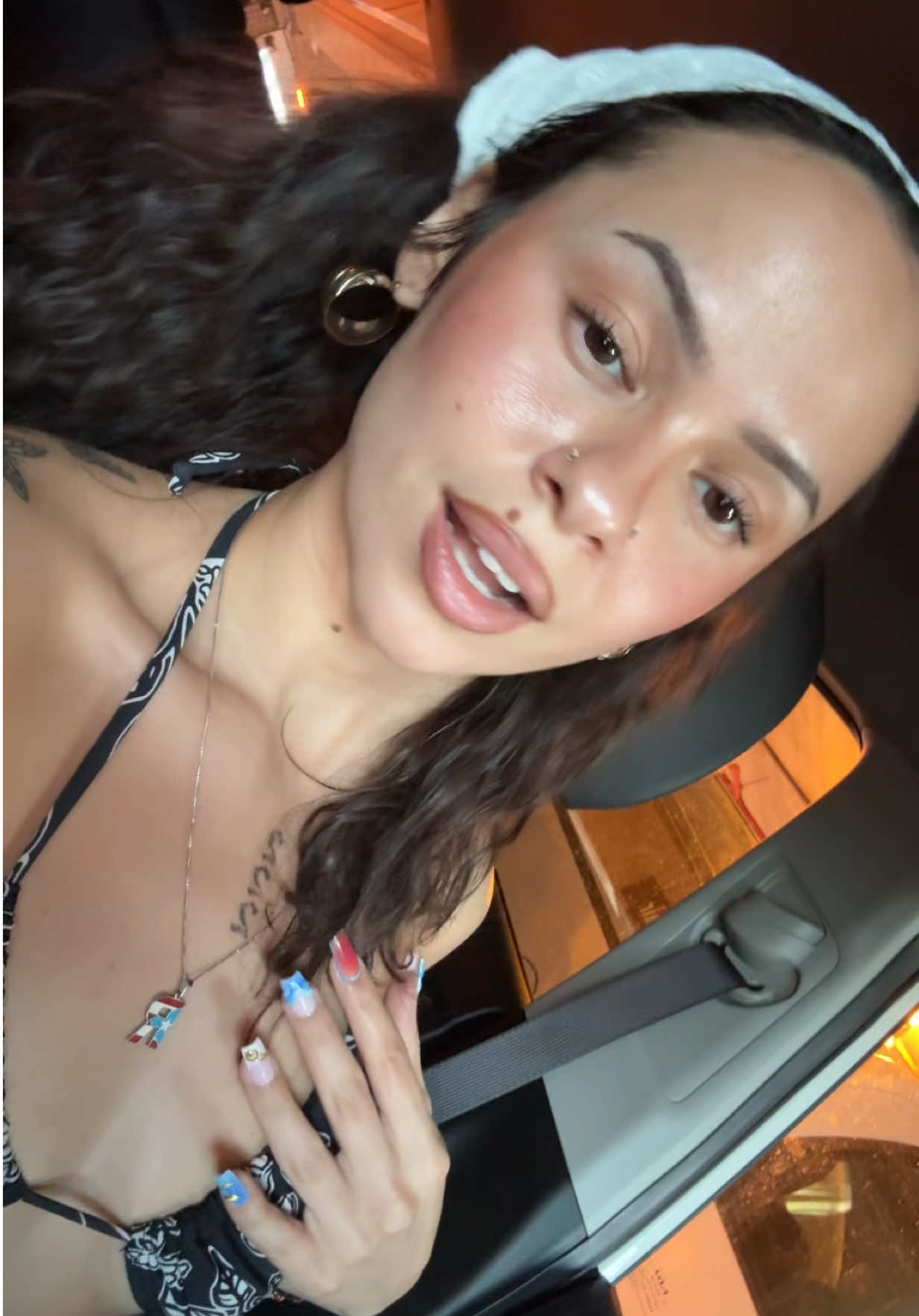 @Divina