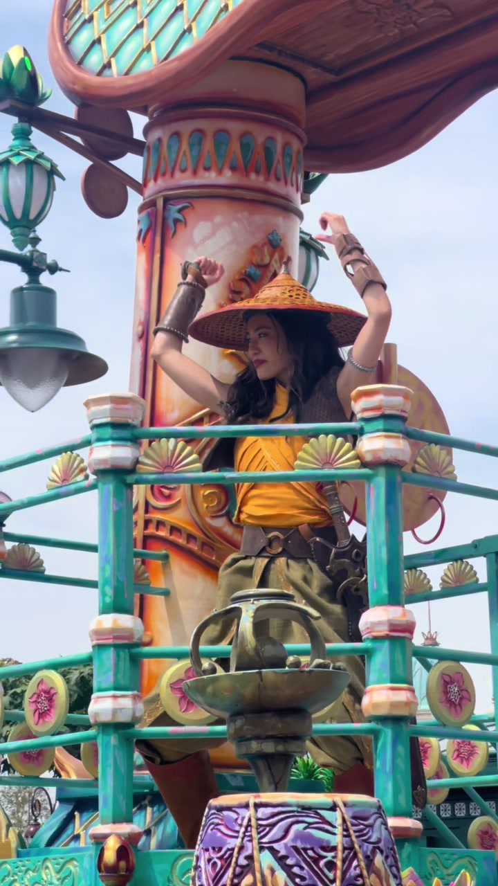 @disneyfamily