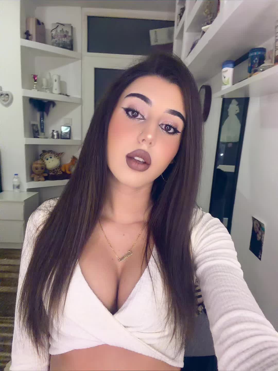 @𝐿🤍