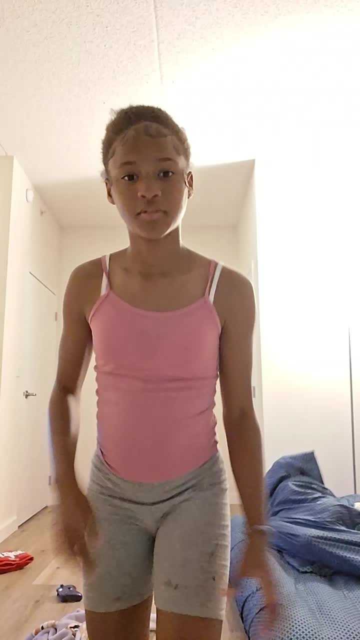 @THEEONLYRAYNEE