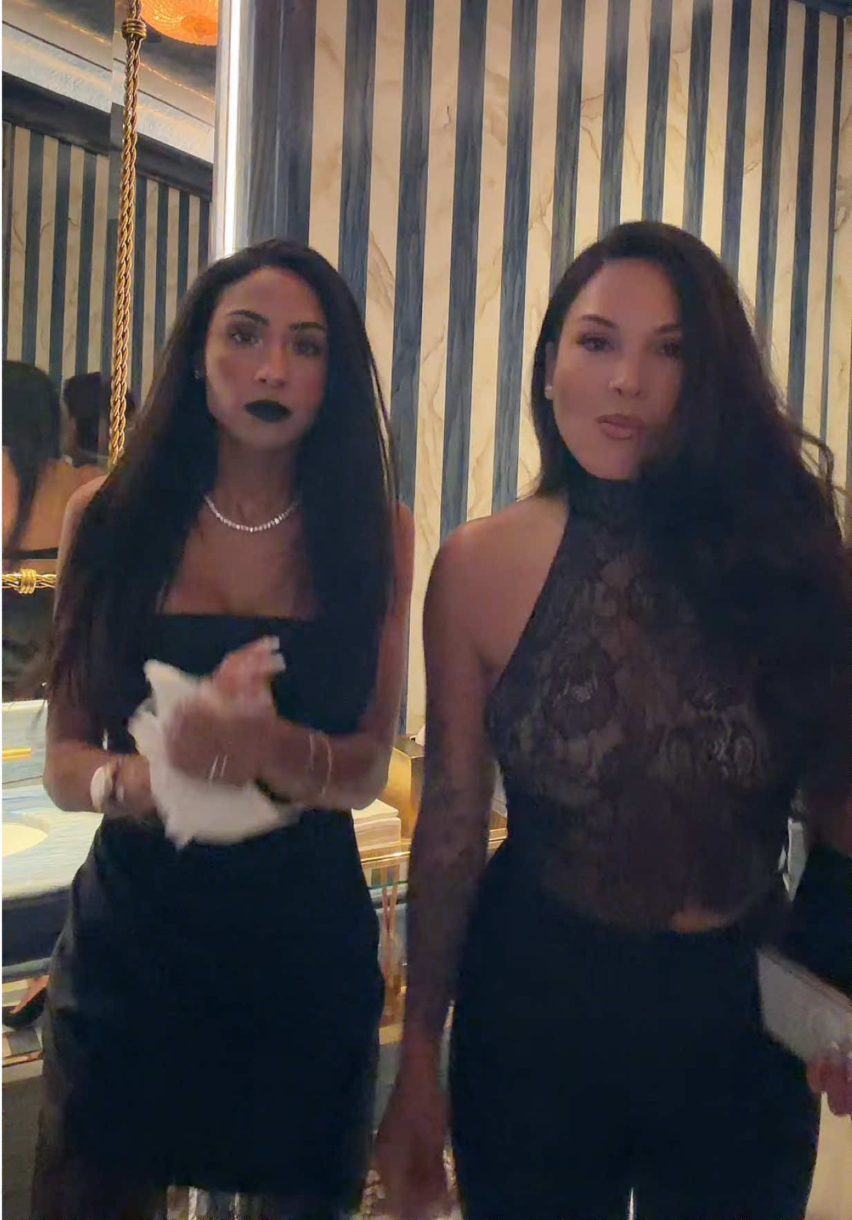 @nia