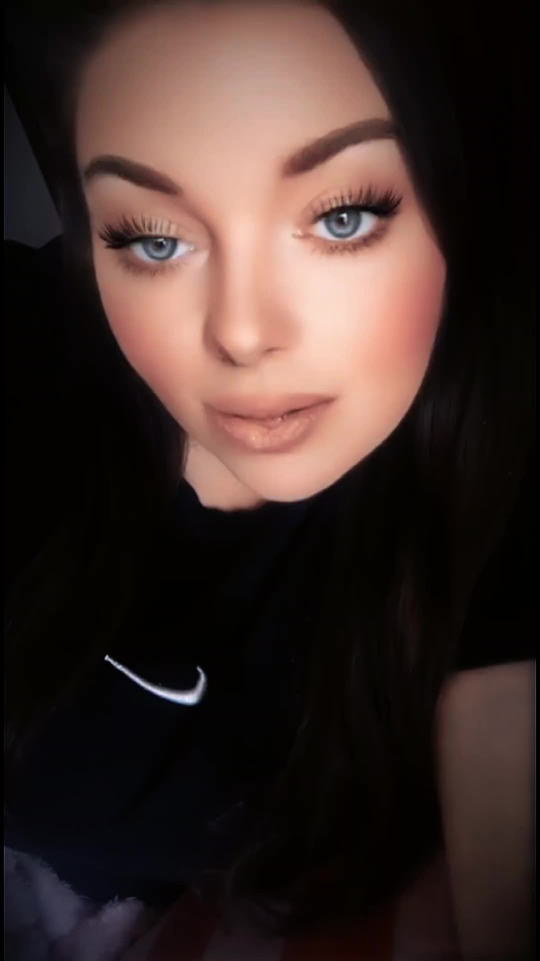 @🍒𝒮𝒽𝒶𝓃𝒶 ~𝓁o𝓊𝒾𝓈𝑒🍒