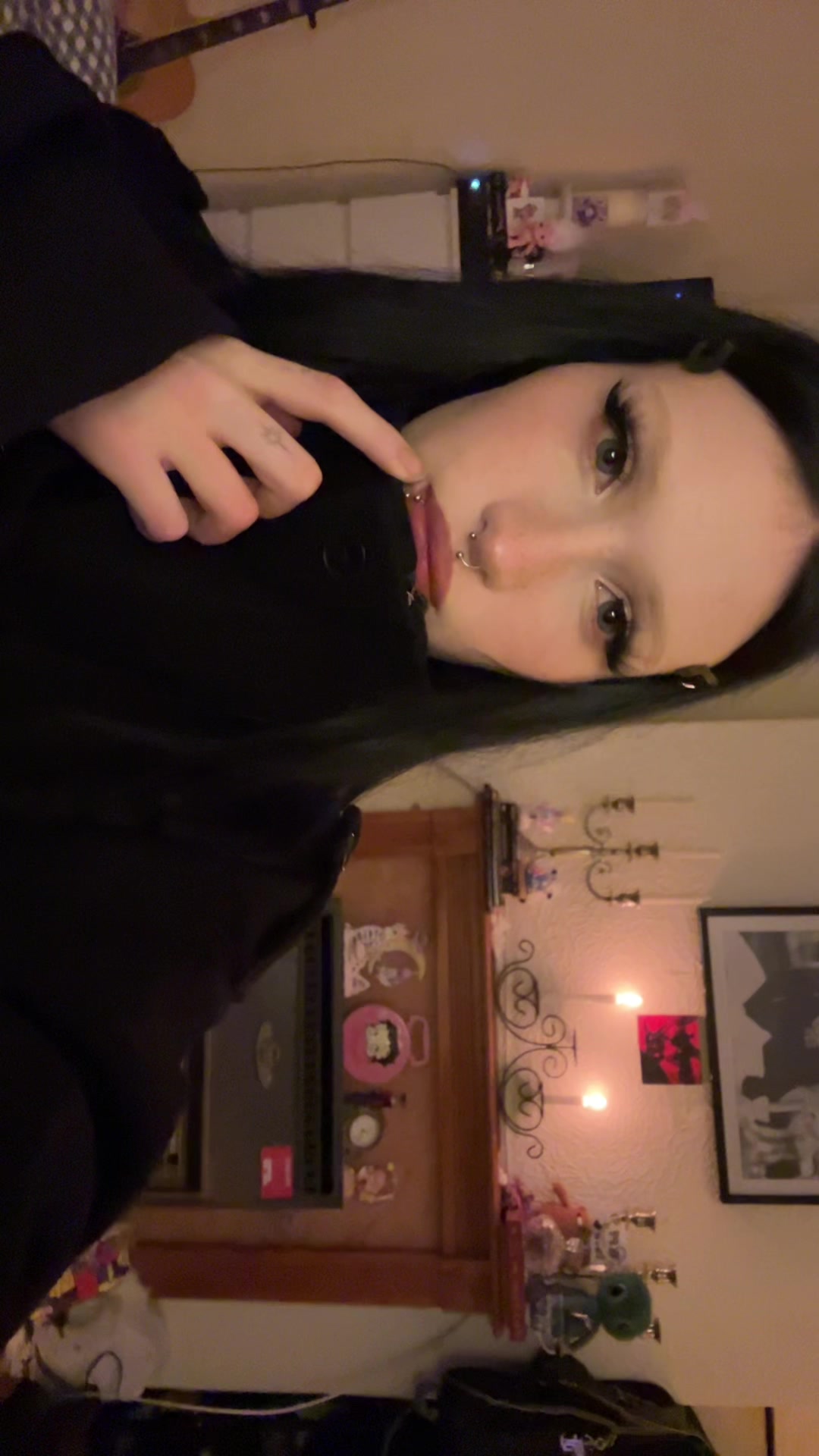 @auravaee
