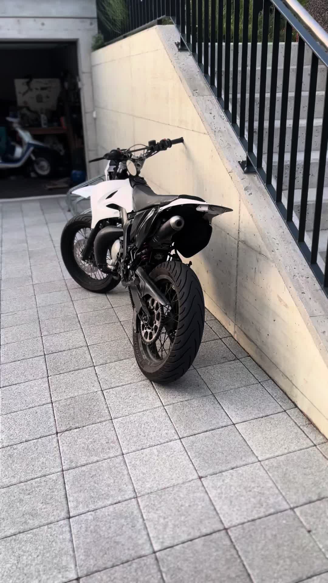 @๐๐๐๐๐๐