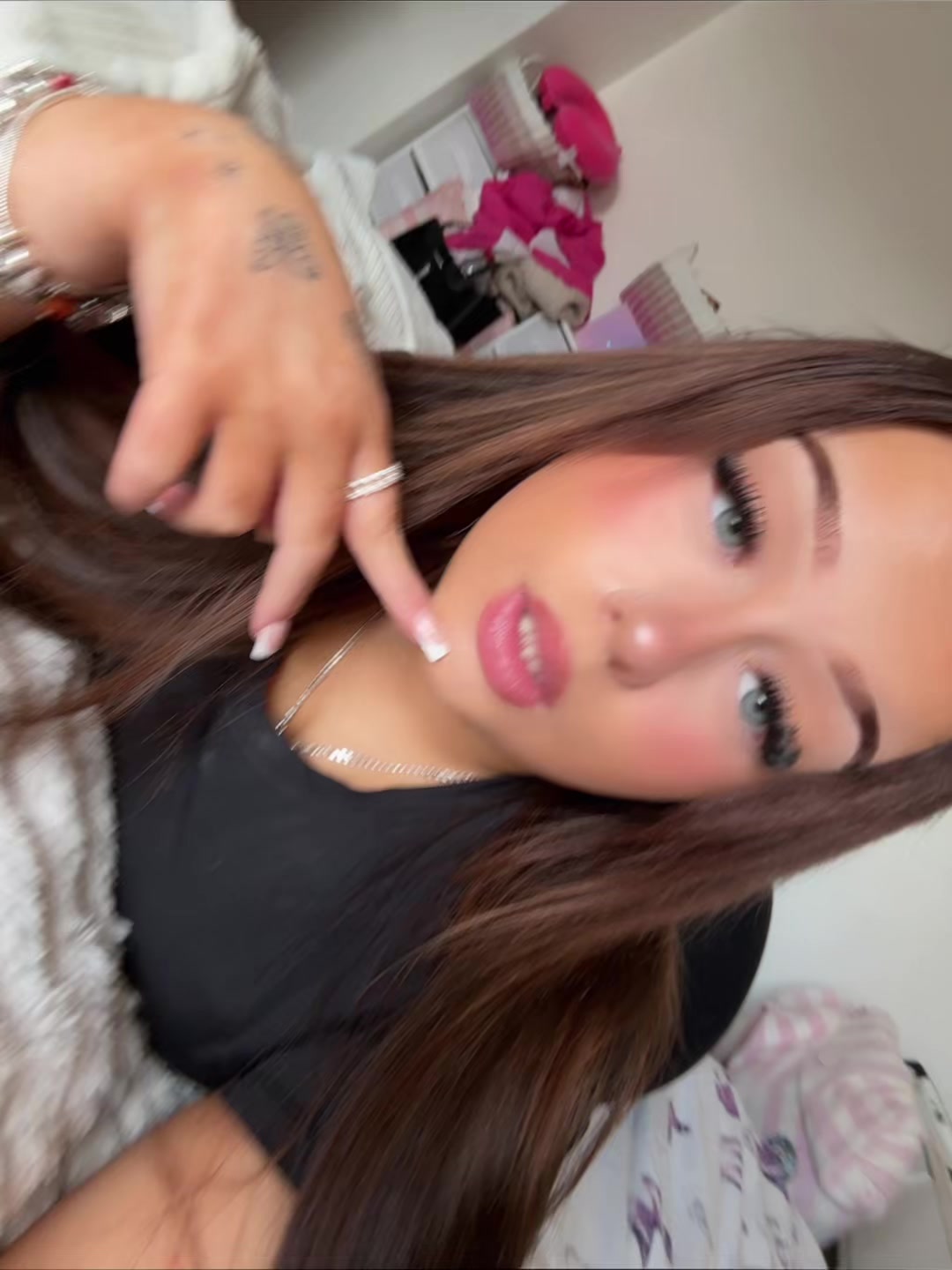 @👩🏽