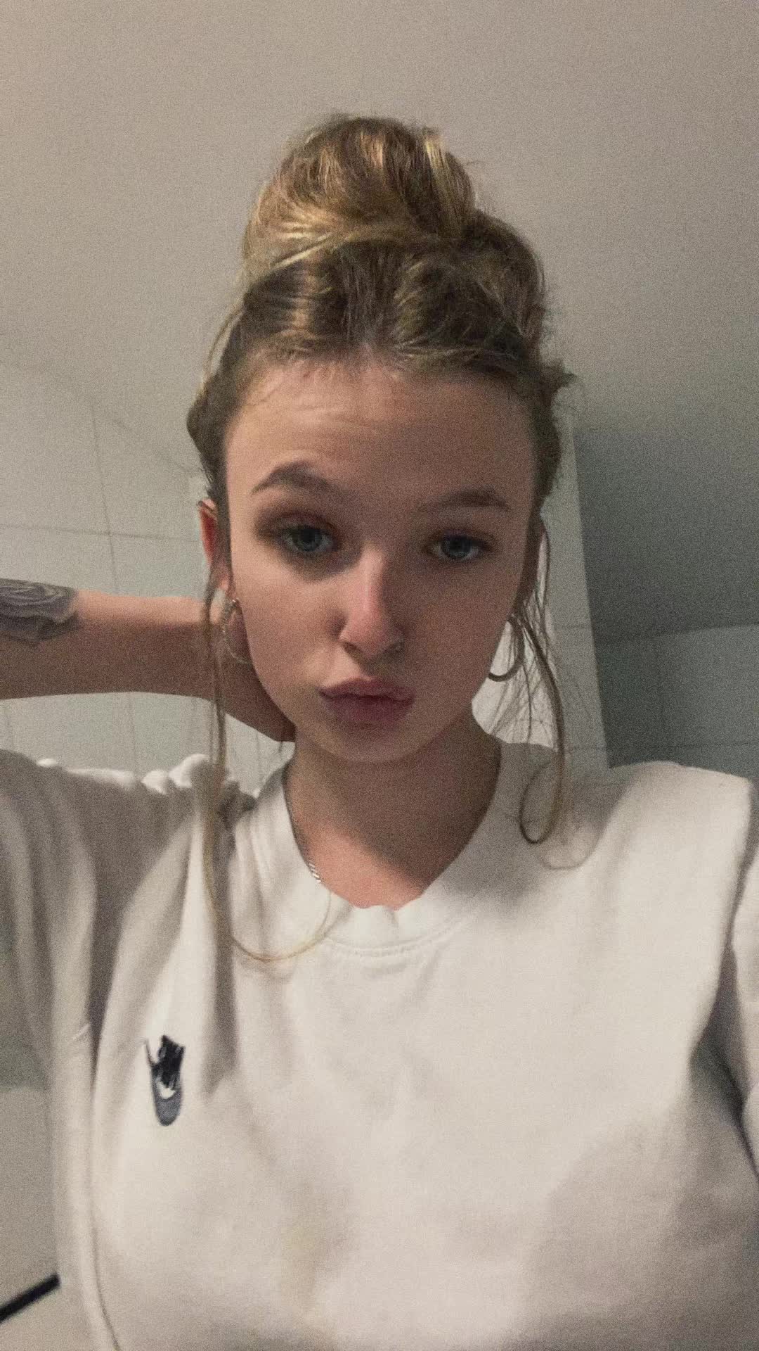 @tinytaraxo