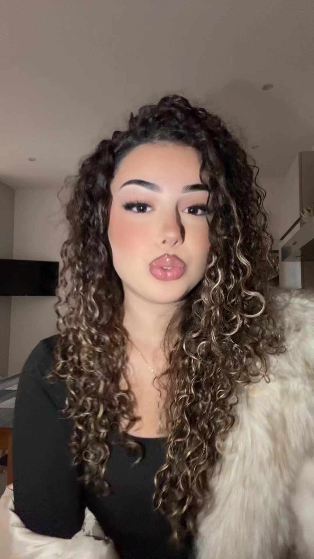 @𝓮