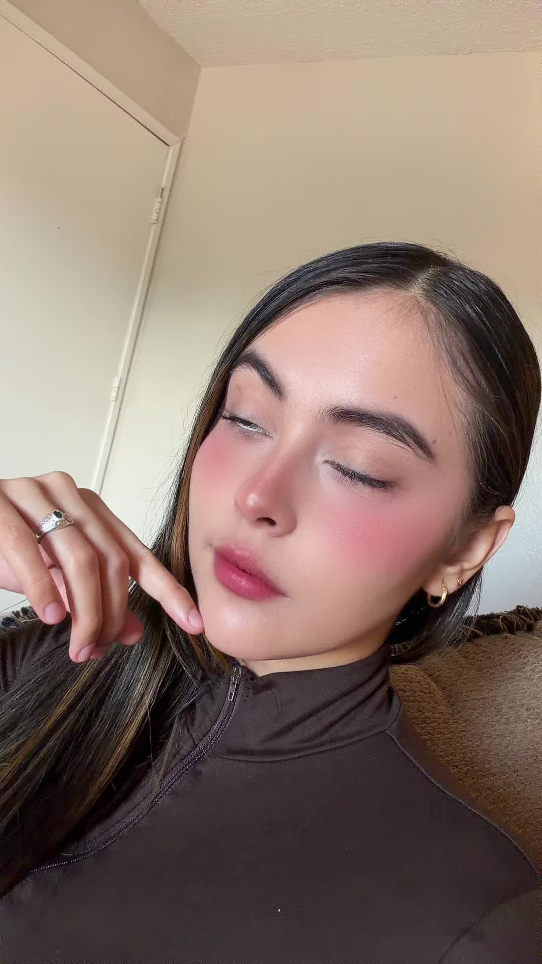 @💕Ąɓƴ🎀