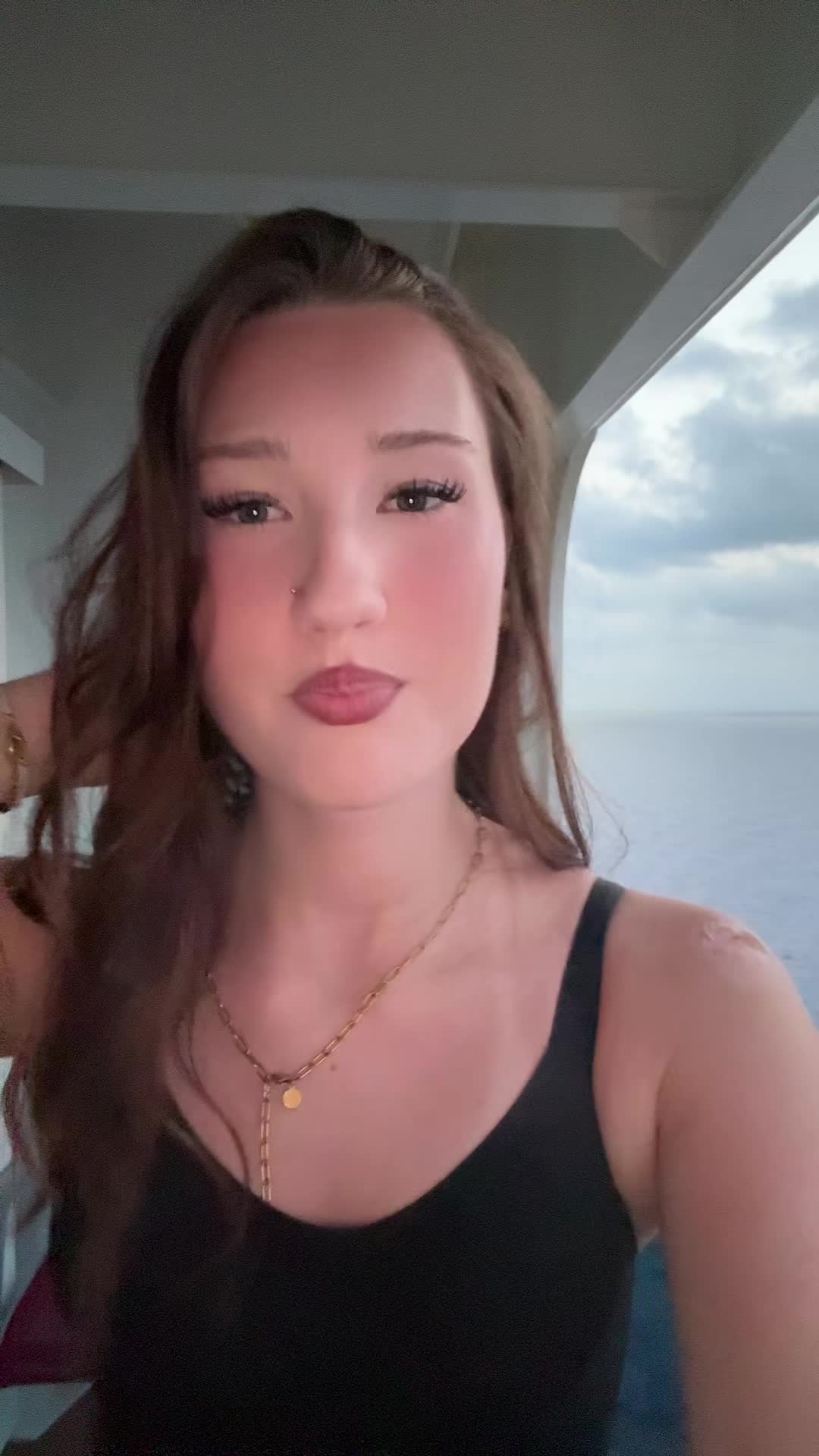 @ᴘʜɪʟɪɴᴇ⋆