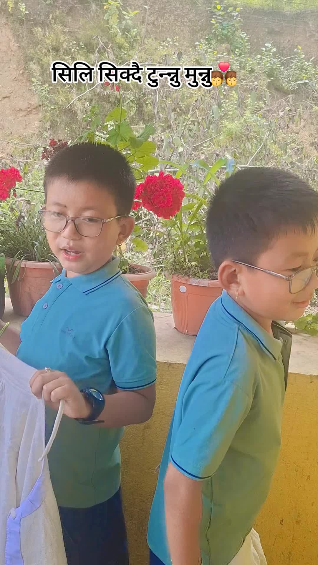 @👀👩&zwj;👦&zwj;👦👀